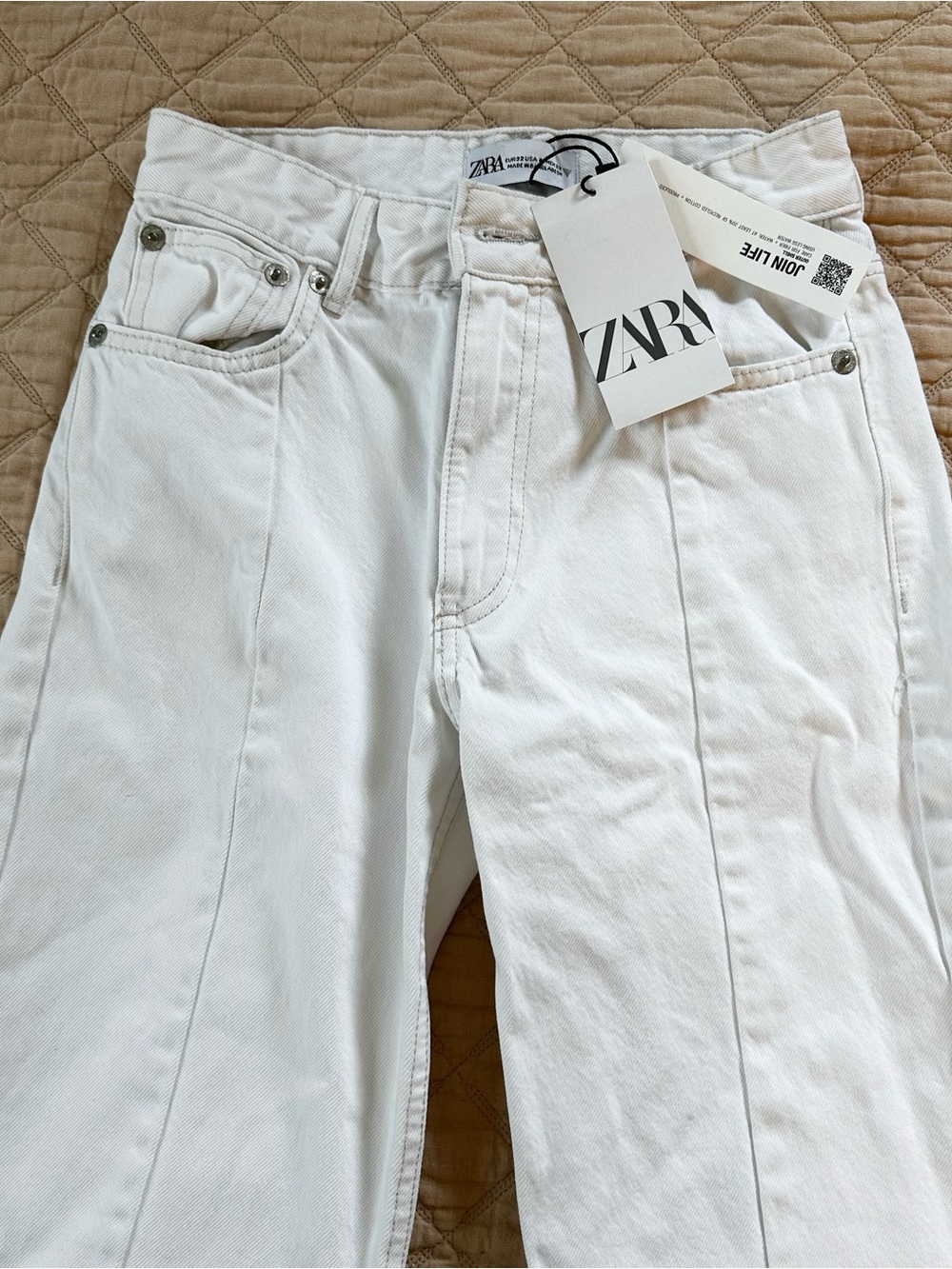 NWT ZARA Front Seam Straight Jeans | White | Women’s US 0 / 32